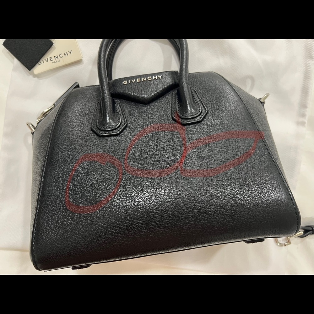 Givenchy Mini Antigona in Black Grained Leather - Picture 13 of 16